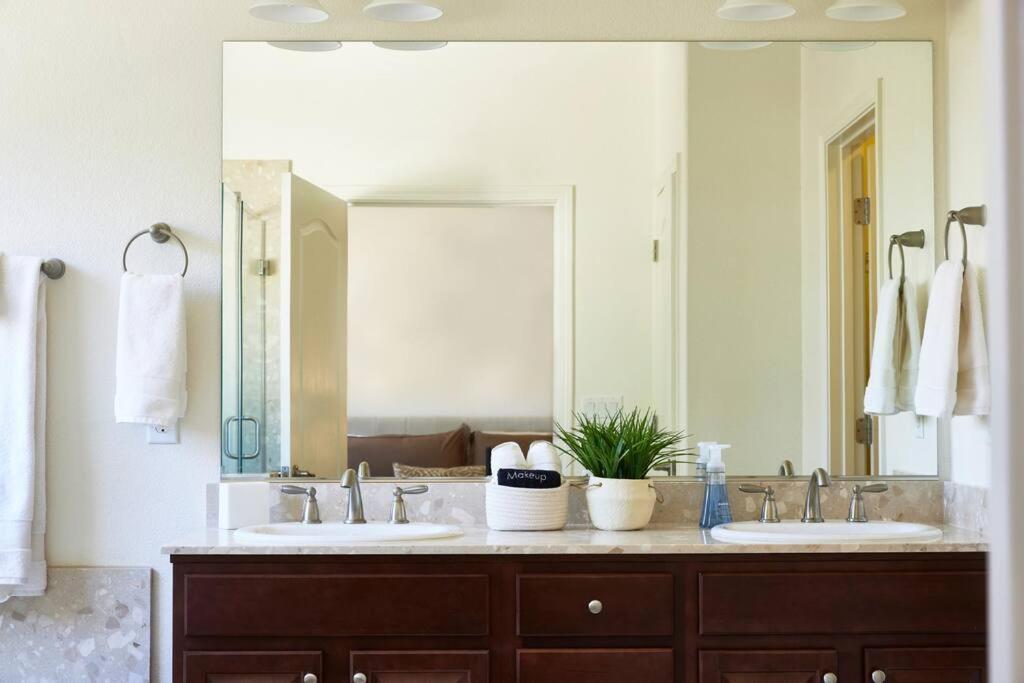 New Upscale House, Tahoe 30-Min W/ Cal King Reno Exterior photo