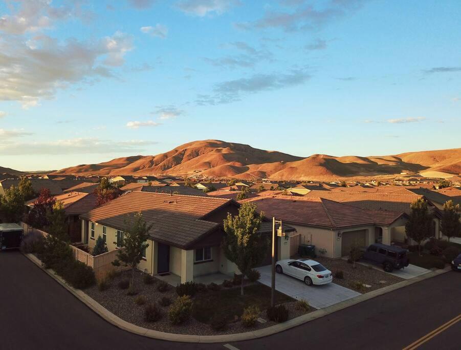 New Upscale House, Tahoe 30-Min W/ Cal King Reno Exterior photo